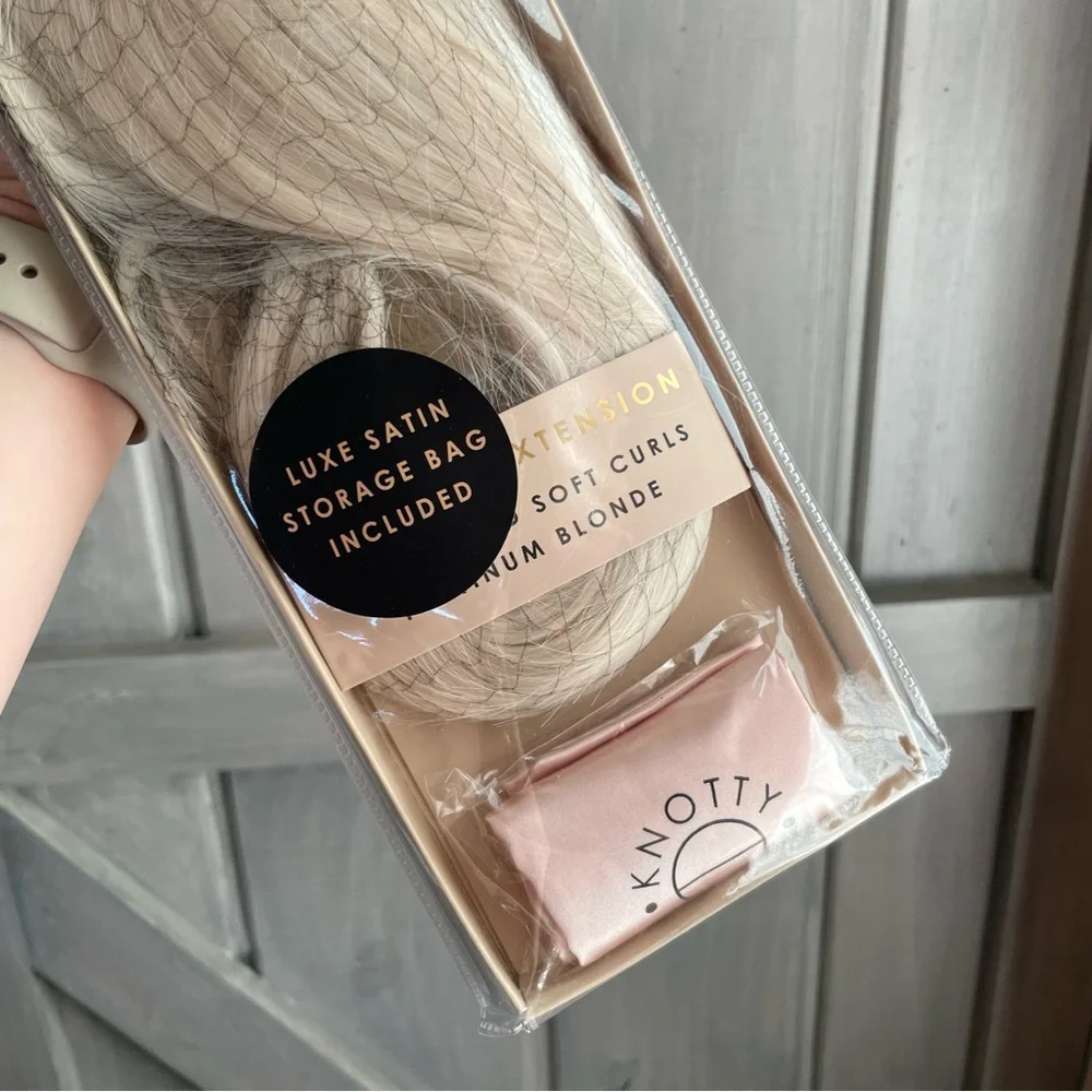 Knotty Knotty 22” Vegan‎ Hair Soft Curls Platinum Blonde Ponytail Extensions NEW